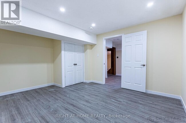 Building Photo - 19 Winding Way Crescent