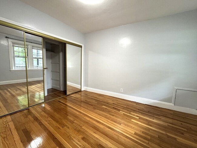 Building Photo - 52 Strathmore Rd