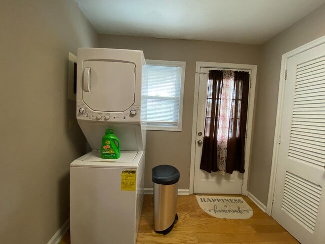 Photo - 610 Woodfin Rd House