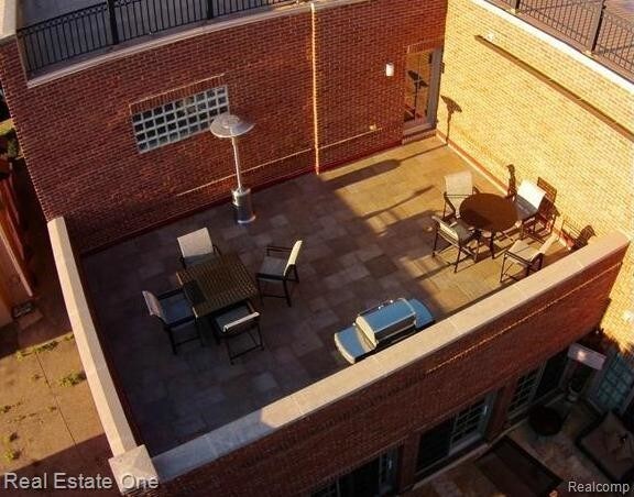 Foto del edificio - 202 Walnut Blvd