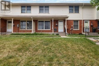 Building Photo - 51 Sholto Dr