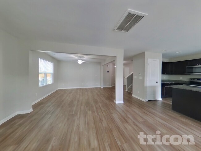 Foto del edificio - 501 Eastfair Dr