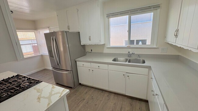 Foto del edificio - 4134  1/2 Manhattan Beach Blvd