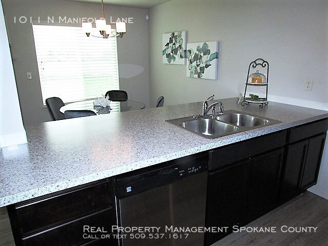 Building Photo - 1011 S Manifold Ln