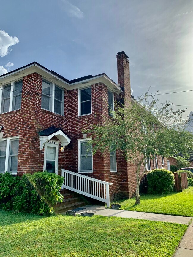 Building Photo - 2604 Dellwood Ave