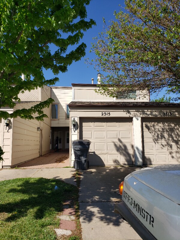 Foto principal - 2313 S White Oak Dr