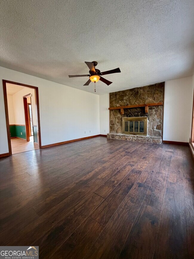 Building Photo - 6206 Westridge Trce