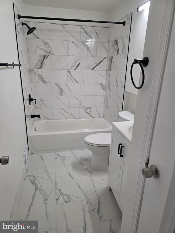 Building Photo - 307 Arch St