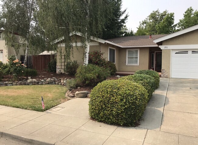 Building Photo - Beautiful Single Story Livermore Home / Be...