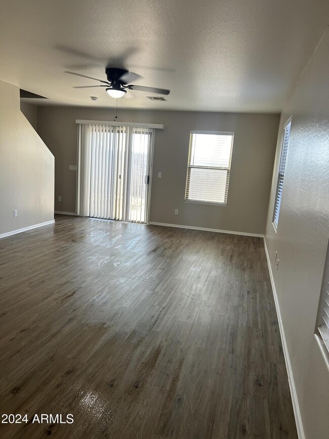 Building Photo - 2488 E Meadow Lark Way