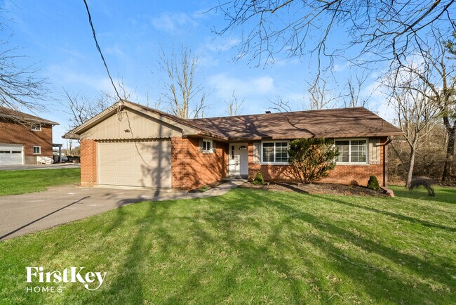 Building Photo - 913 Lakeshore Dr