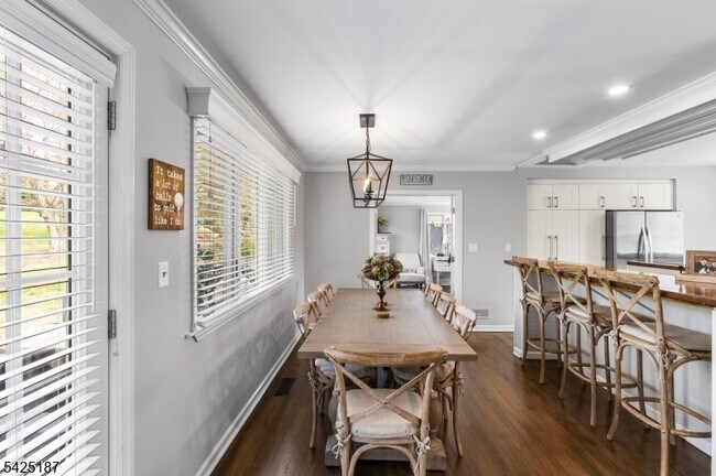 Foto del edificio - 487 W Shore Trail