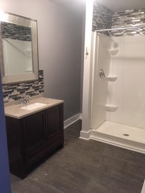 bathroom - 398 Douglas St