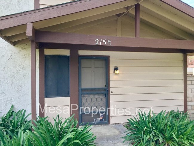 Building Photo - Nice 2 Bed, 1.5 Bath Condo In Ontario