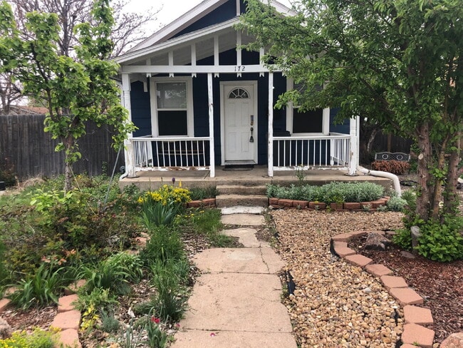 "Charming 4-Bedroom Oasis with 2 Full Bath... - "Charming 4-Bedroom Oasis with 2 Full Bath... Apartment