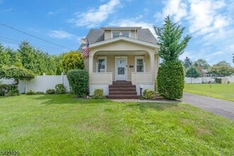 Building Photo - 110 Parker St