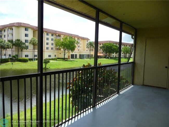 Foto del edificio - 1228 S Military Trail