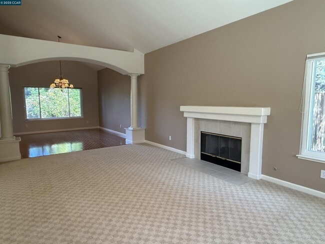 Building Photo - 600 Bourne Ct