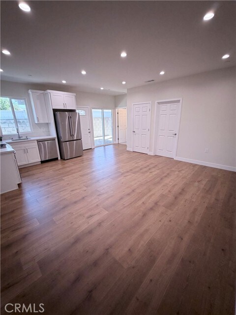 Foto del edificio - 8146 Vantage Ave