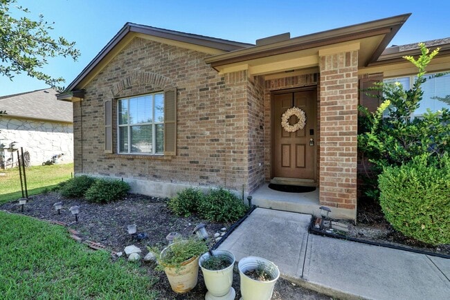 Building Photo - Spacious 4-Bedroom Gem with Office in Desi...