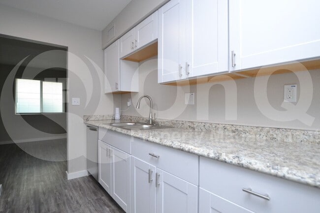 Foto del edificio - 2210 W Devonshire Ave
