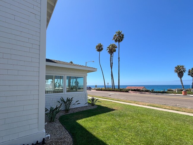 Foto del edificio - 1920's Charm with Ocean and Pier Views!!