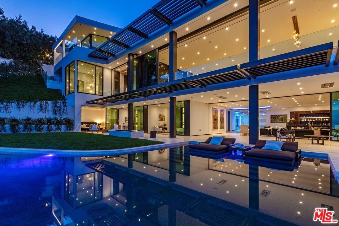 Foto principal - 9364 Beverlycrest Dr