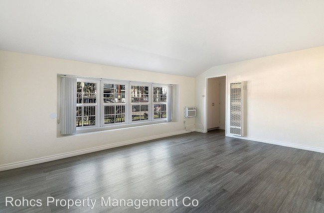 Building Photo - 20326 Saticoy St