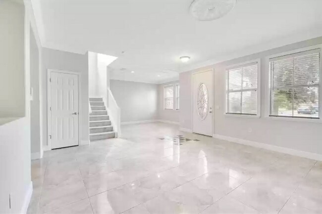 Building Photo - 101190 Malpas Point