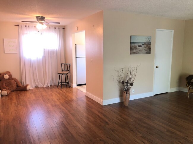 Building Photo - 105 Oak Rim Ct