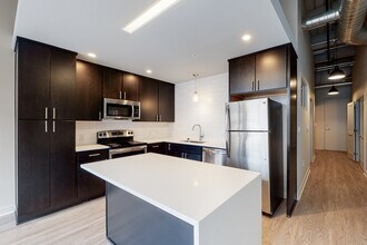 Building Photo - Roaster's Block