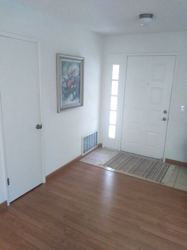 Foto del edificio - 7505 Sun Point Ln