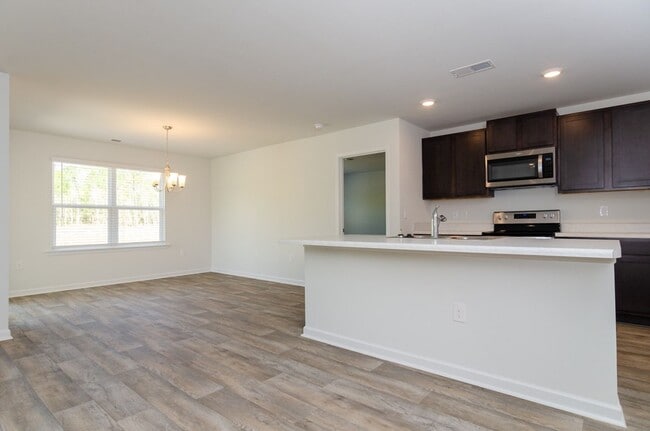Foto del edificio - 611 Avington Ln NE