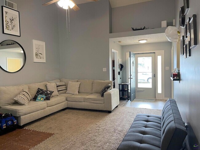 Foto del edificio - 103 Darin Dr