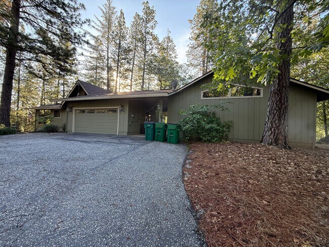 Building Photo - Picturesque Mountain Living with Detached Guest Studio in Alta Sierra