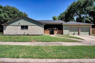 Building Photo - 9611 Huntington Hill Dr