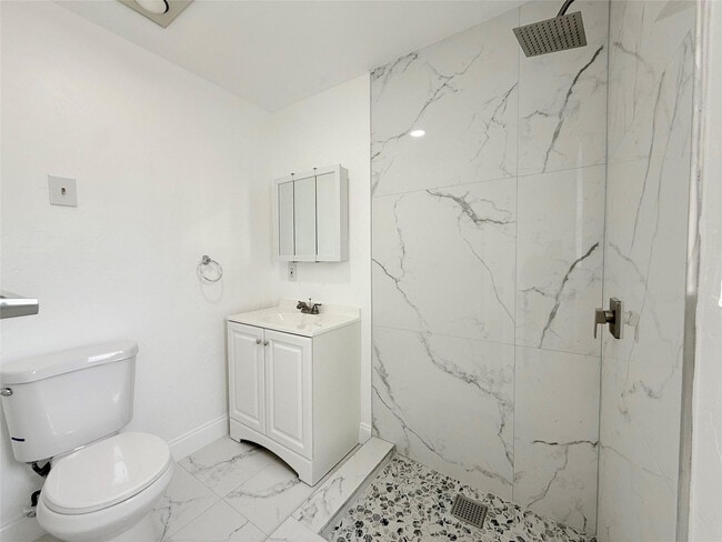 Building Photo - 1850 Rodman St