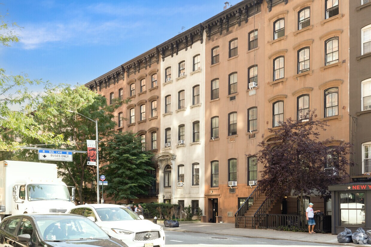 Foto principal - 464 W 23rd St