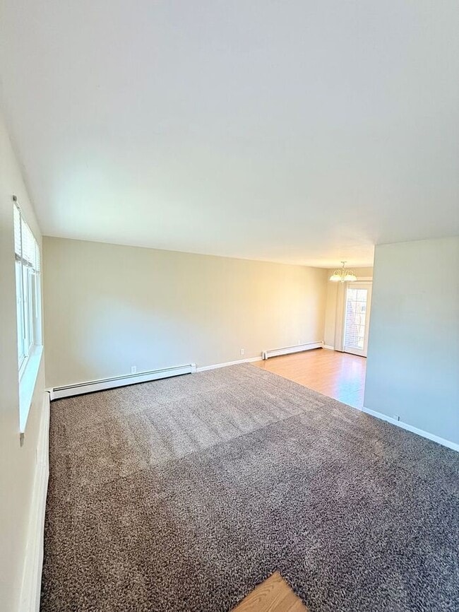 Building Photo - Move in specials - Pick One - 1st month free or $100 off monthly rent. Flexible lease terms are a...