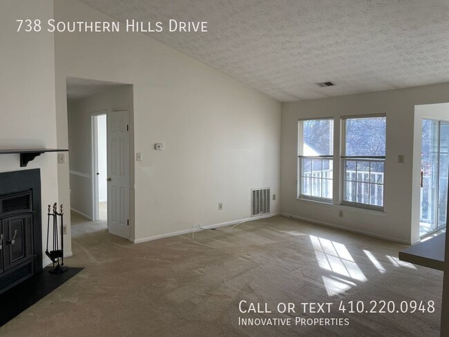 Building Photo - Top floor condo in Arnold. Dorado Hills!