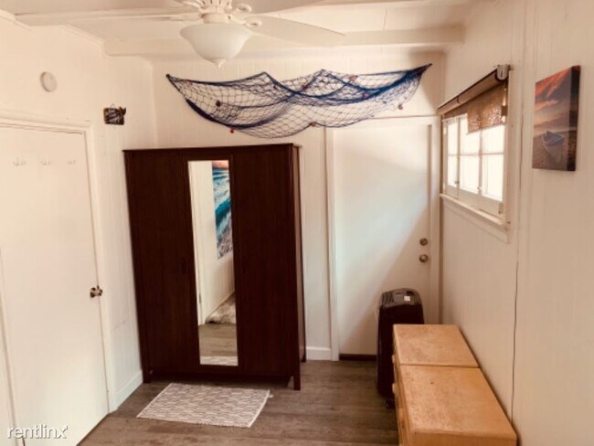 Building Photo - 1 br, 1 bath Apartment - 280 Sunset Drive