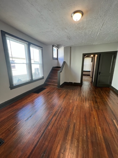 Foto del edificio - 1004 Fairwood Ave