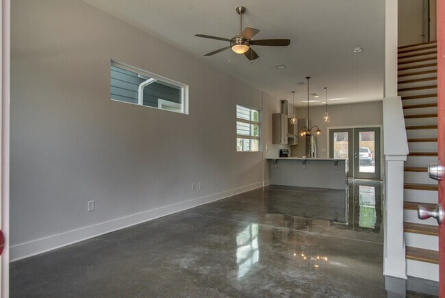 Foto del edificio - East Nashville Townhome Available Now!