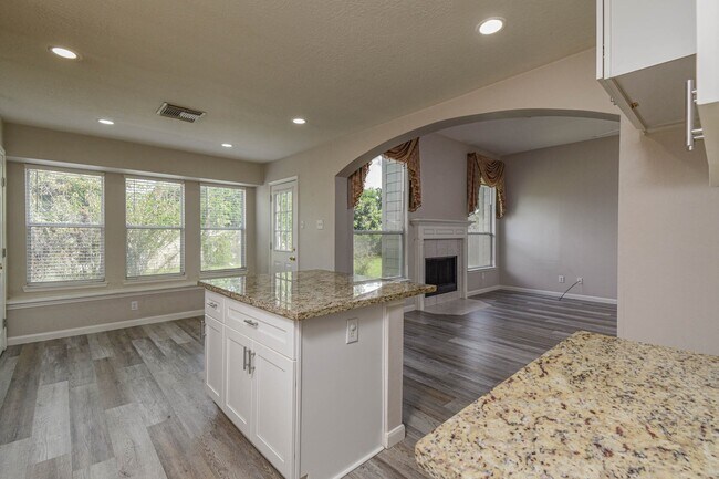 Building Photo - 14214 Silver Glade Ln