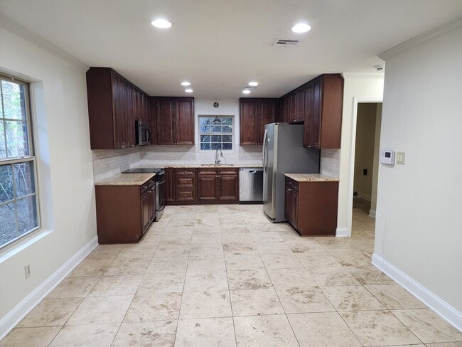 Building Photo - Charming 3-bedroom, 2-bathroom home