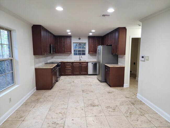 Foto del edificio - Charming 3-bedroom, 2-bathroom home