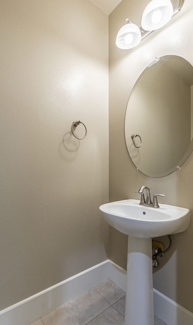 Foto del edificio - Welcome to Your Dream Home in Barclay Squa...