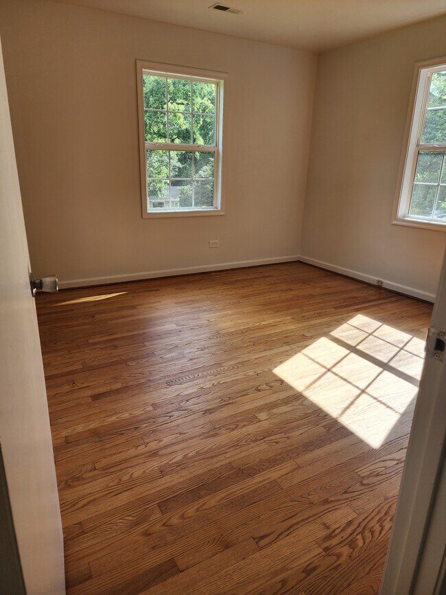 Building Photo - 709 Highland Ave
