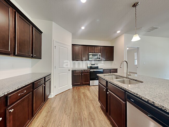 Foto del edificio - 105 Moultrie Crossing Ln