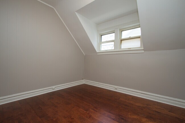 Foto del edificio - 5112 W Dakin St